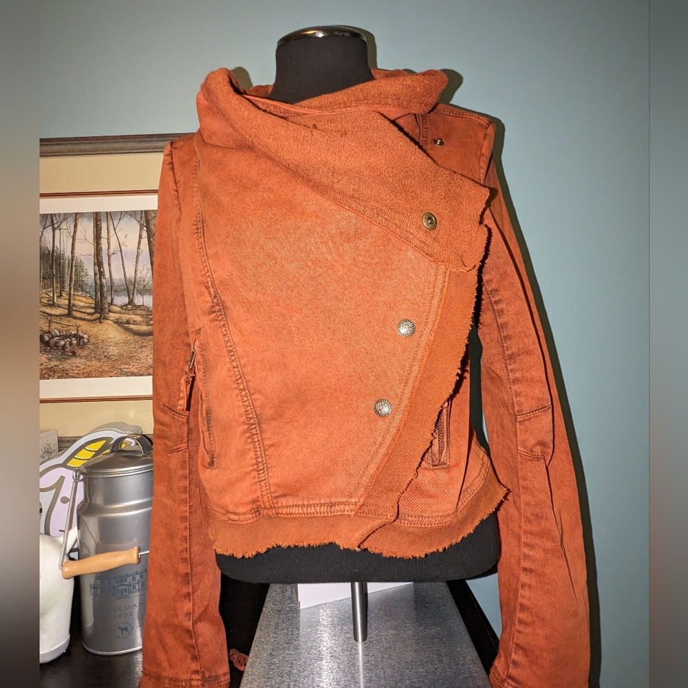 Free People collapsing twill raw edge jacket, size small, rust color - Picture 2 of 11